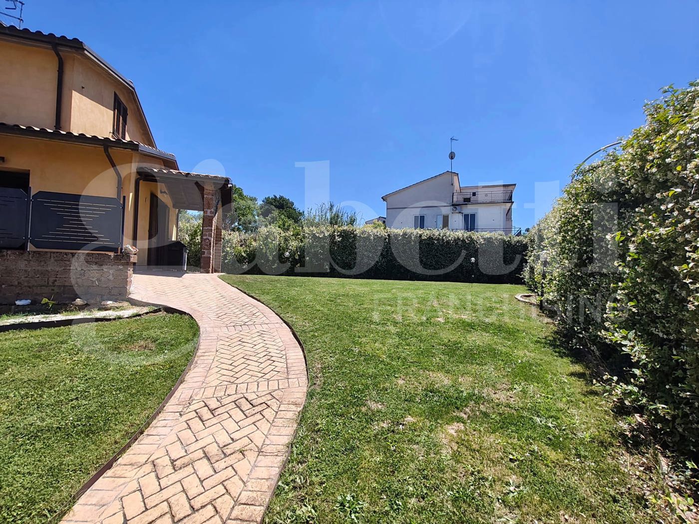 Villa Bifamiliare con giardino a Vasanello