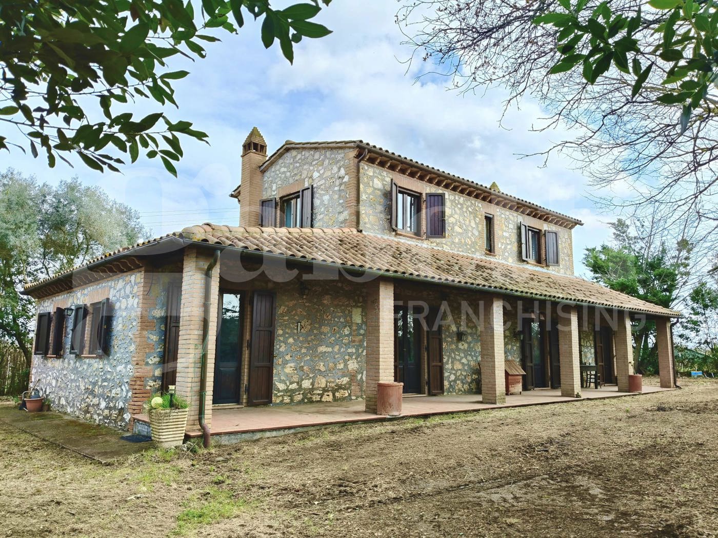 Villa con giardino a Giove
