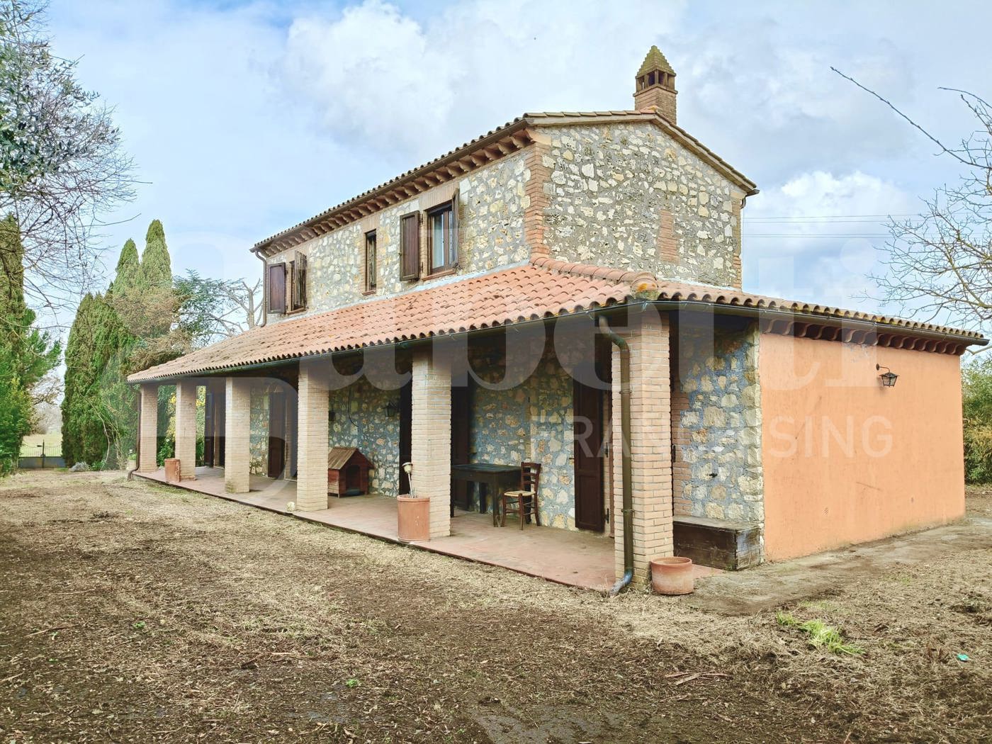 Villa con giardino a Giove