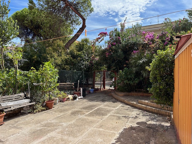 Trilocale con giardino a Pescara