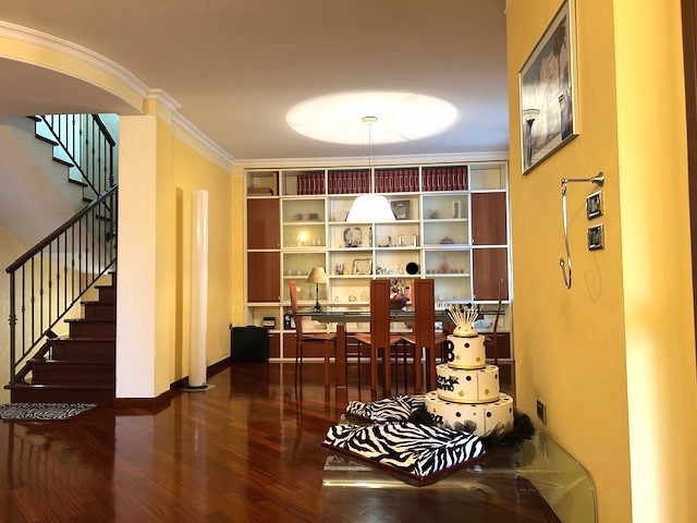 Villa Bifamiliare con giardino a Pescara