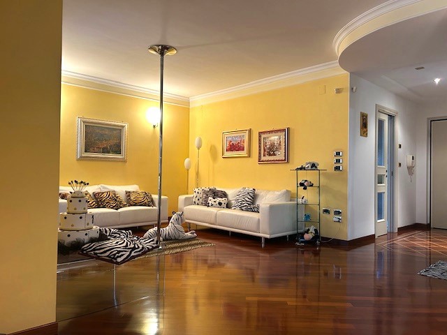 Villa Bifamiliare con giardino a Pescara