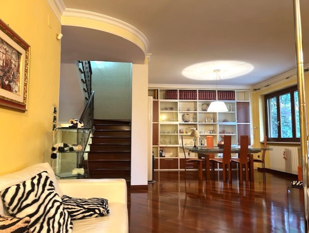 Villa Bifamiliare con giardino a Pescara