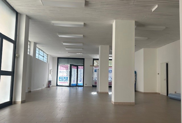 Negozio in vendita a Pescara