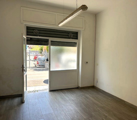 Magazzino in vendita a Pescara