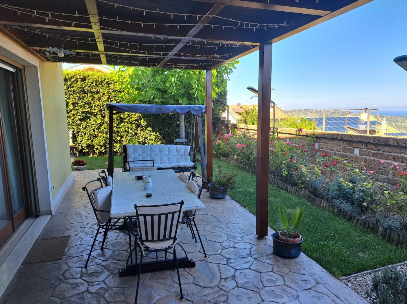 Villa con giardino a Citt� Sant'Angelo