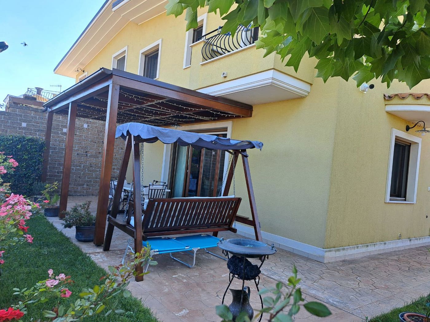 Villa con giardino a Citt� Sant'Angelo