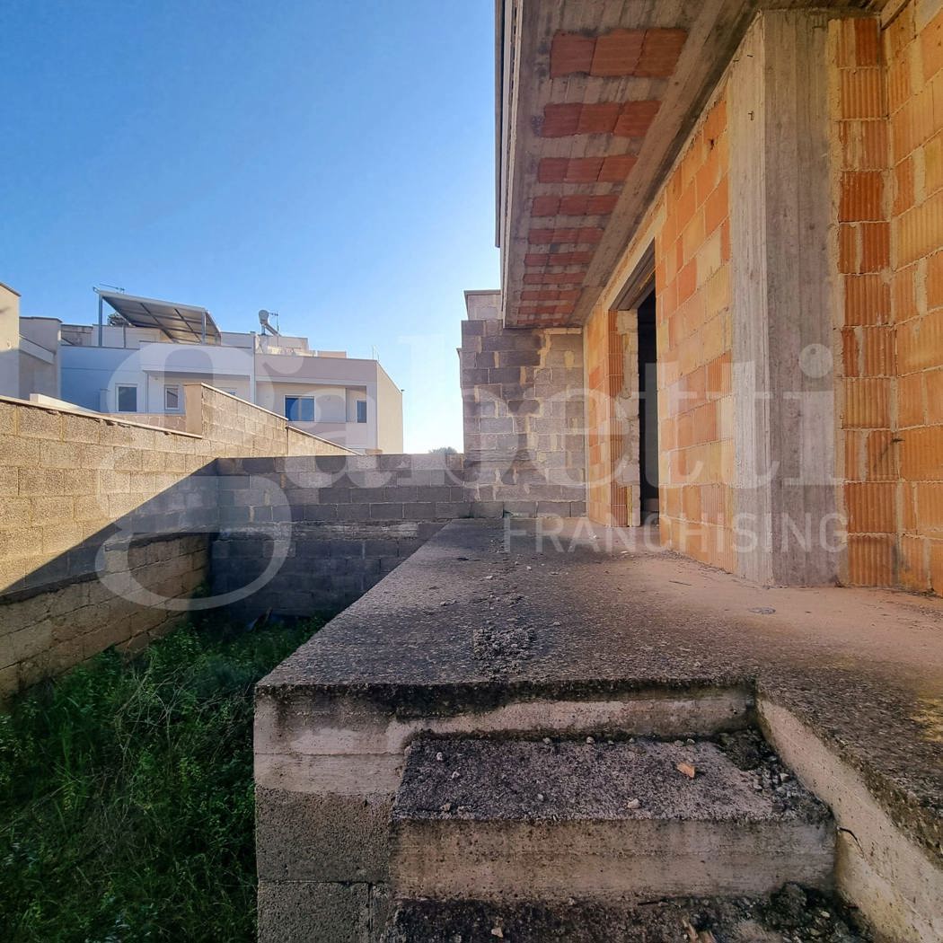 Villa Bifamiliare da ristrutturare a Casarano