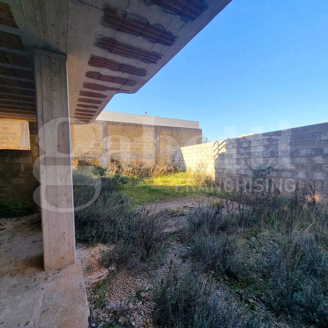 Villa Bifamiliare da ristrutturare a Casarano