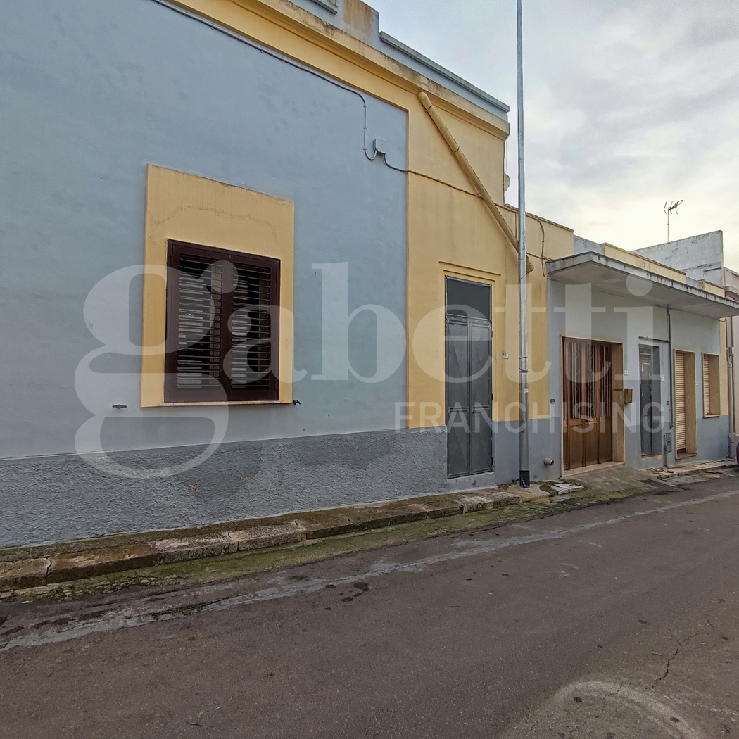 Casa indipendente con giardino a Ugento