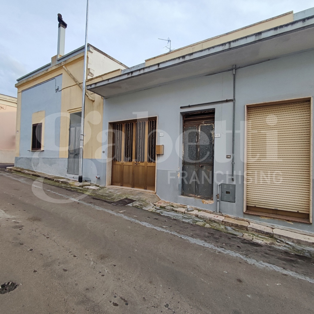 Casa indipendente con giardino a Ugento