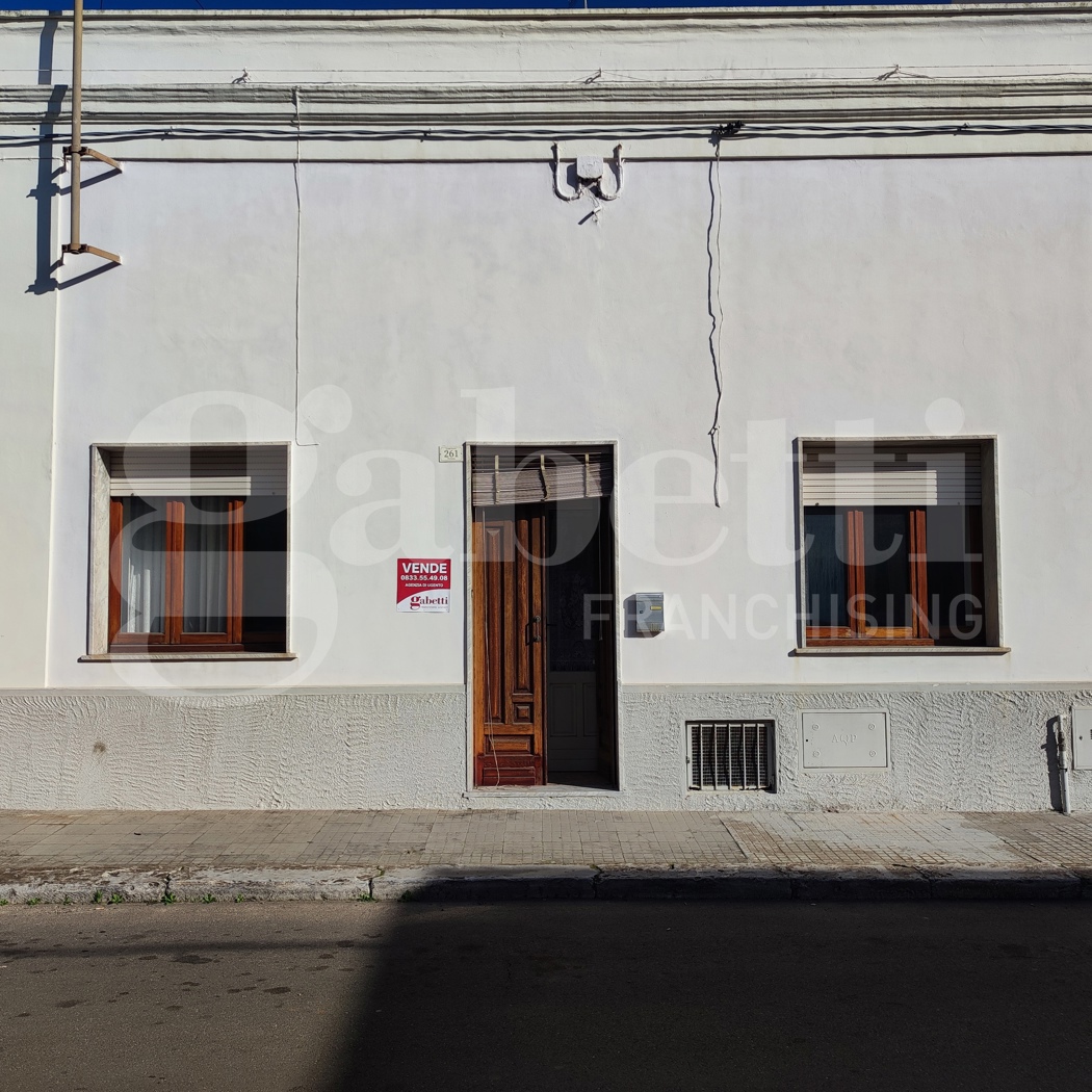 Casa indipendente con giardino a Presicce-Acquarica