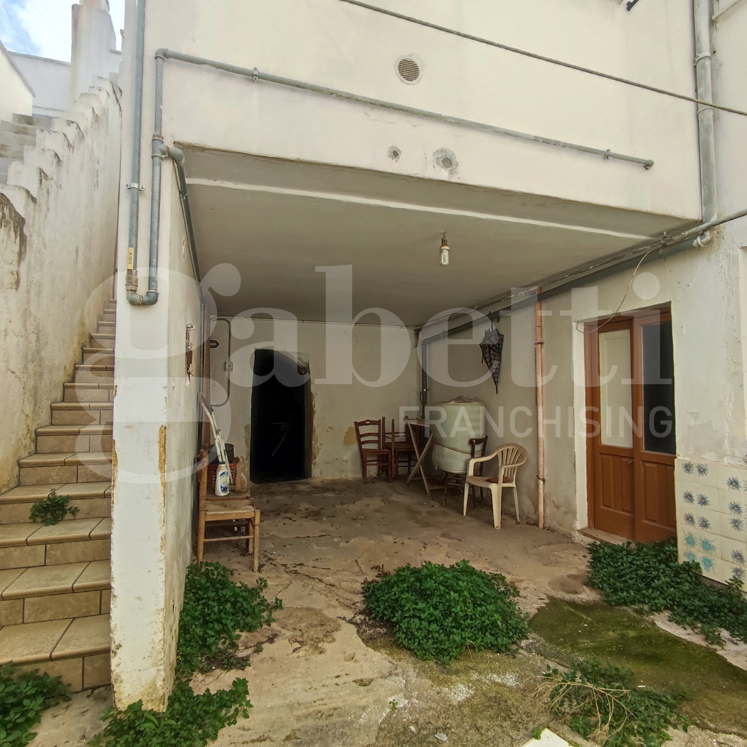 Casa indipendente con giardino a Taviano