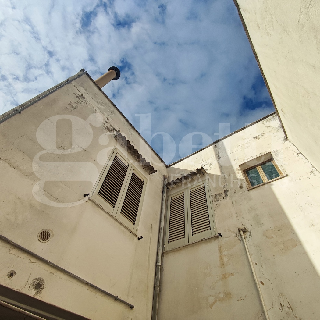 Casa indipendente con giardino a Taviano