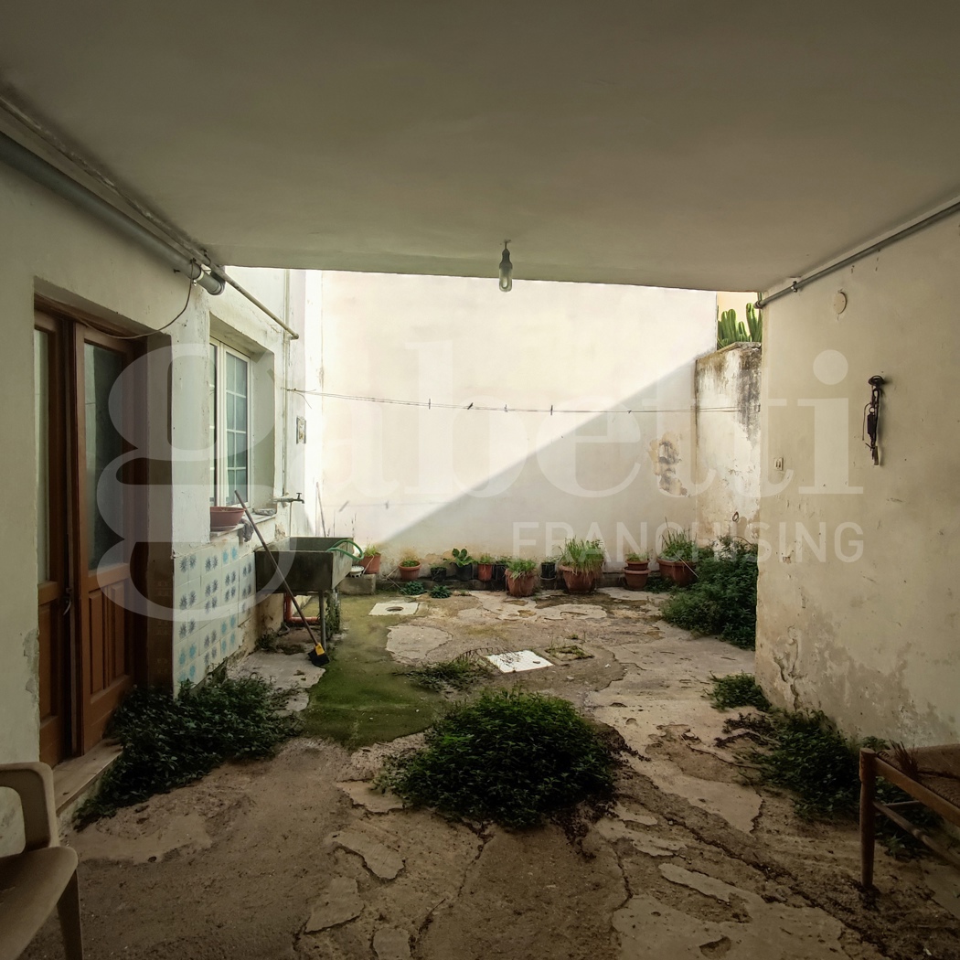 Casa indipendente con giardino a Taviano