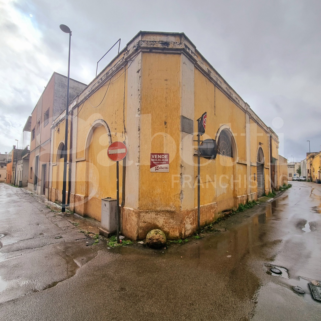 Stabile/Palazzo in vendita a Racale