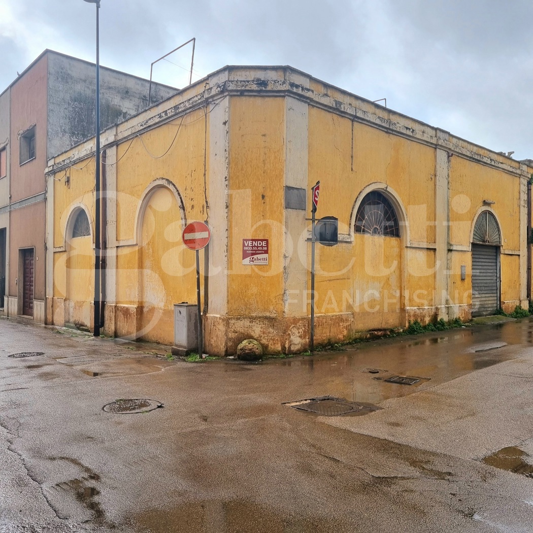 Stabile/Palazzo in vendita a Racale
