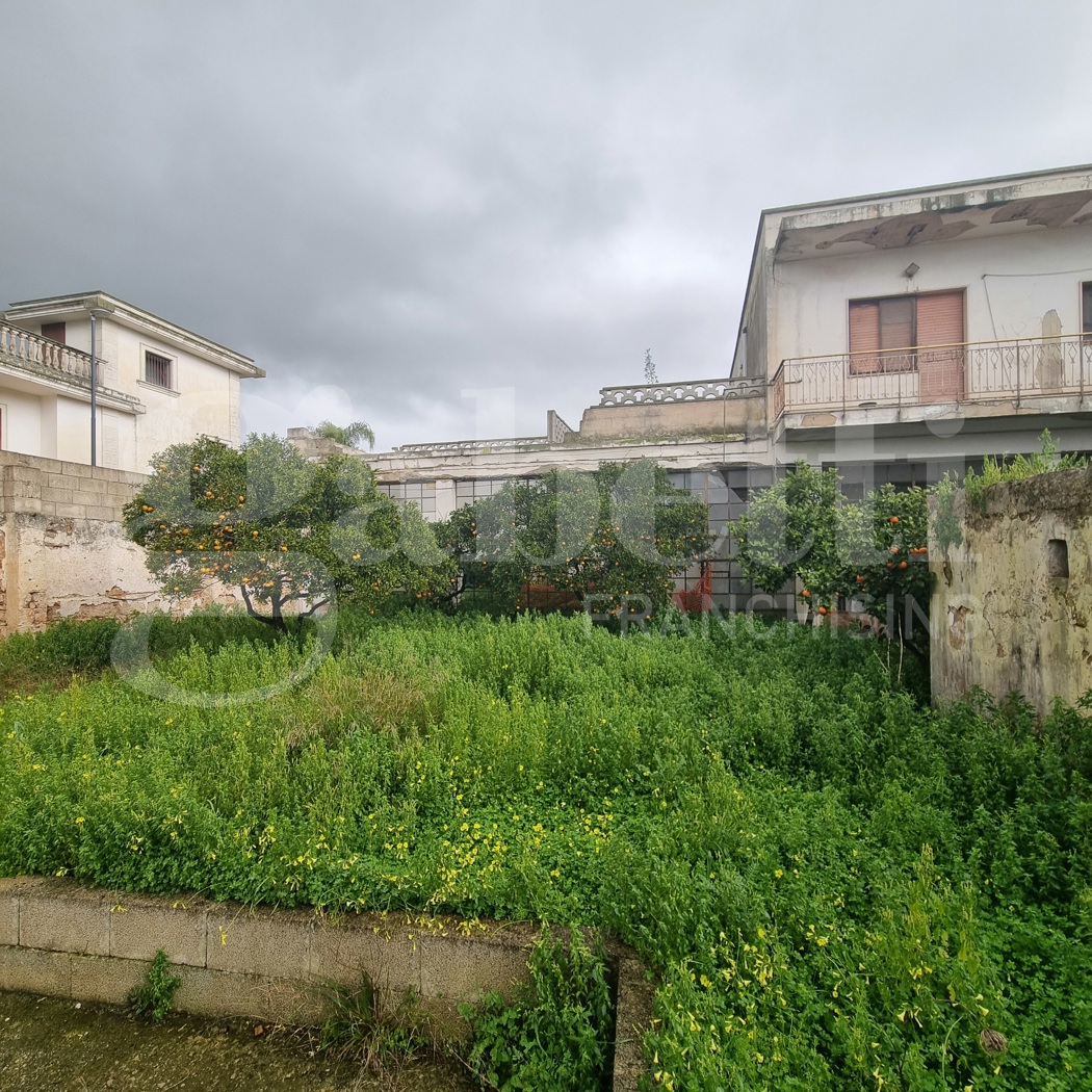 Stabile/Palazzo in vendita a Racale