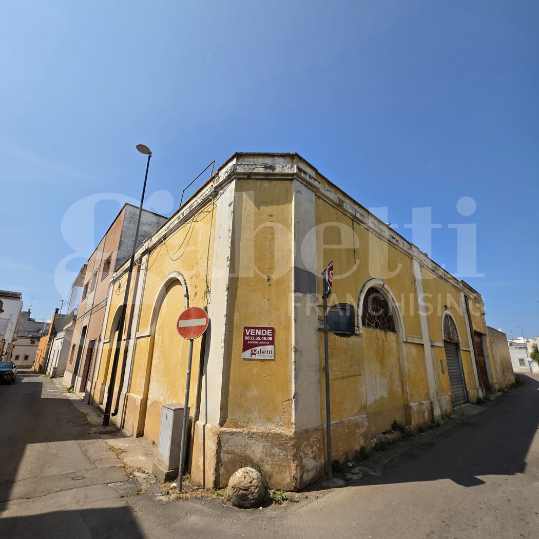 Stabile/Palazzo in vendita a Racale