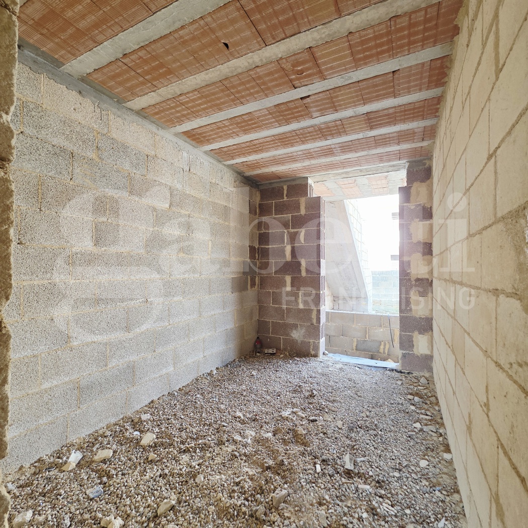 Quadrilocale con giardino a Ugento