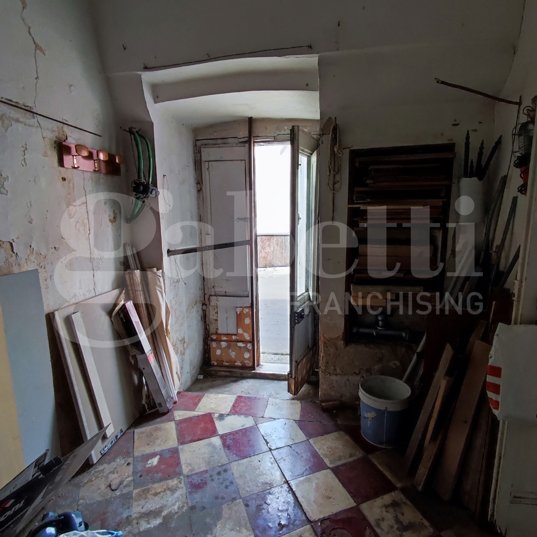 Casa indipendente da ristrutturare a Melissano