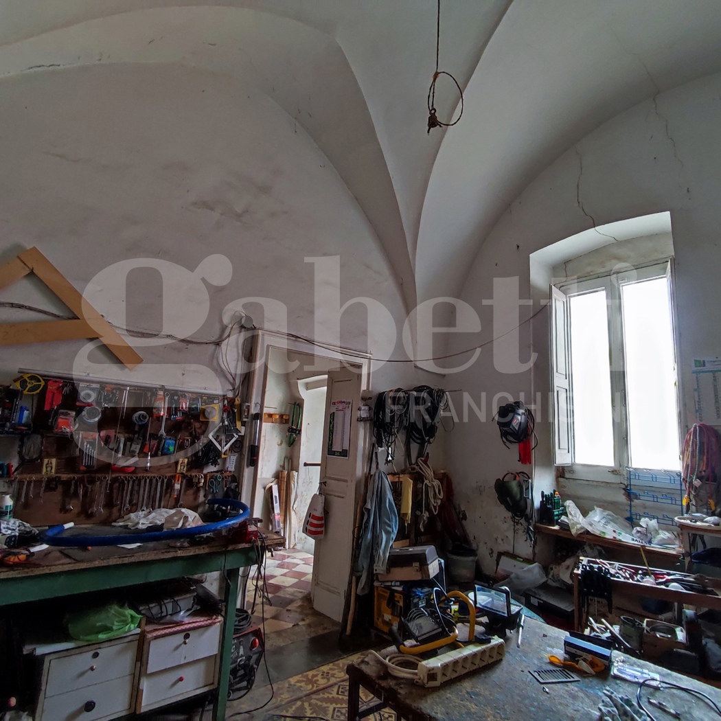 Casa indipendente da ristrutturare a Melissano