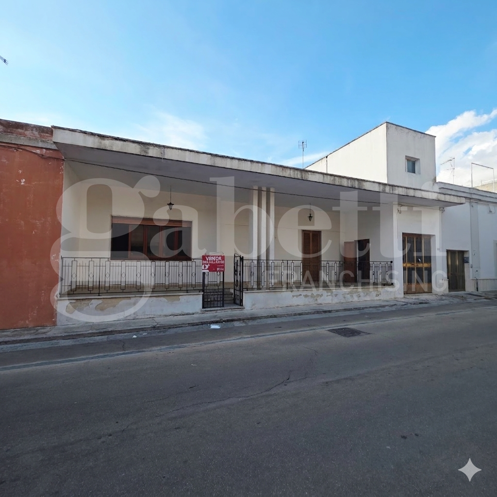 Casa indipendente con giardino a Ugento