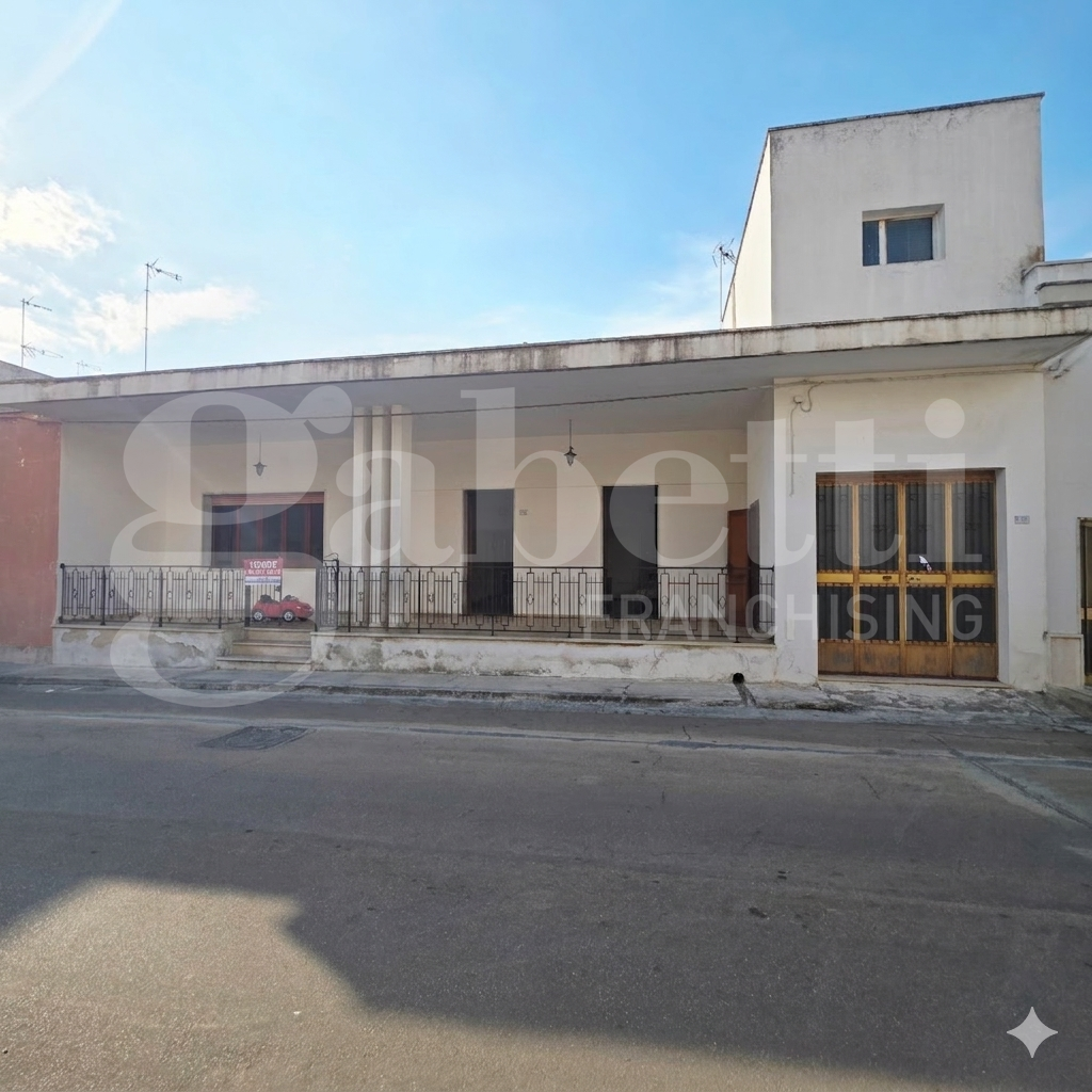 Casa indipendente con giardino a Ugento