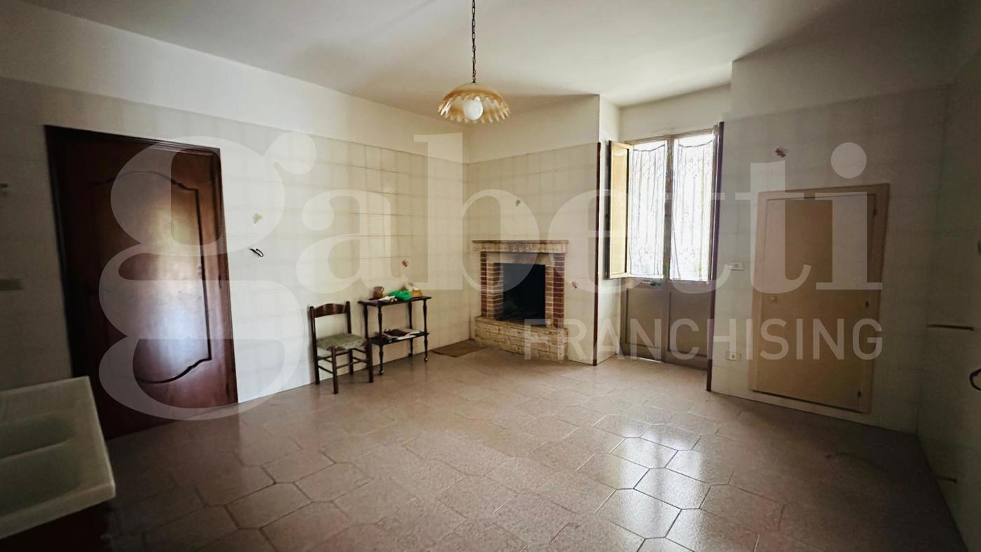 Casa indipendente con giardino a Alliste