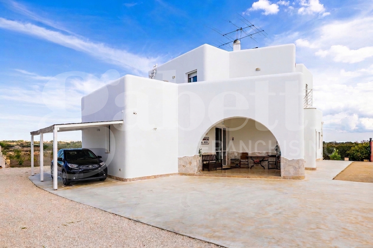 Villa nuova a Alliste