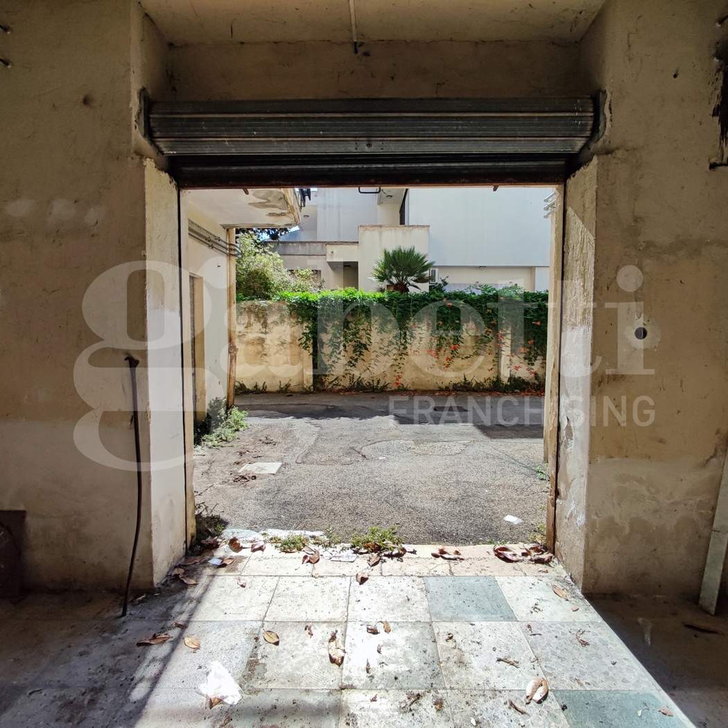 Box/Garage 25mq in vendita a Presicce-Acquarica