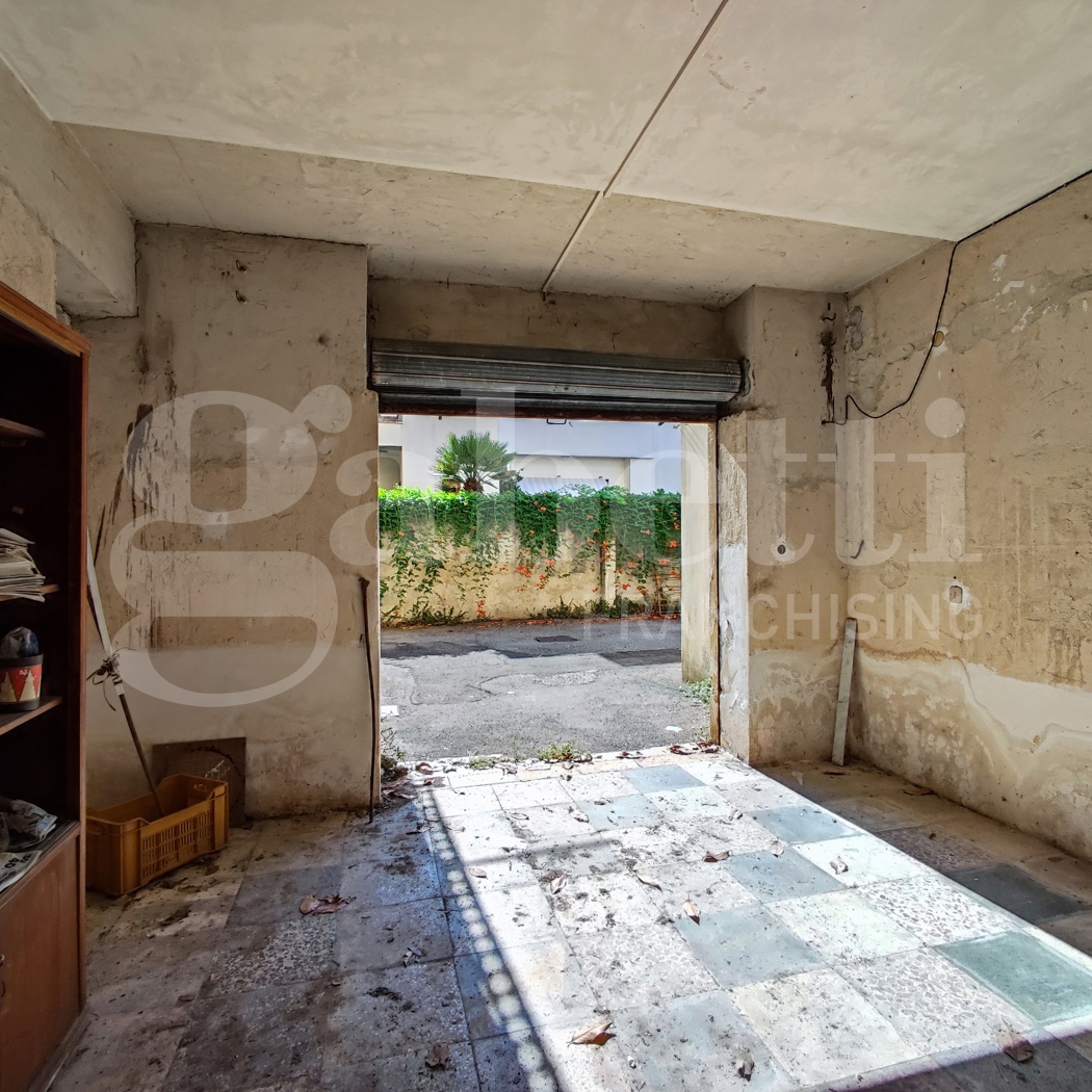 Box/Garage 25mq in vendita a Presicce-Acquarica