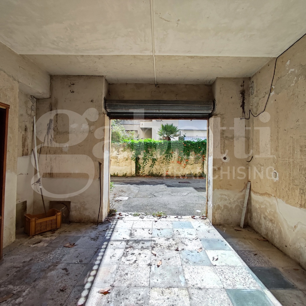 Box/Garage 25mq in vendita a Presicce-Acquarica