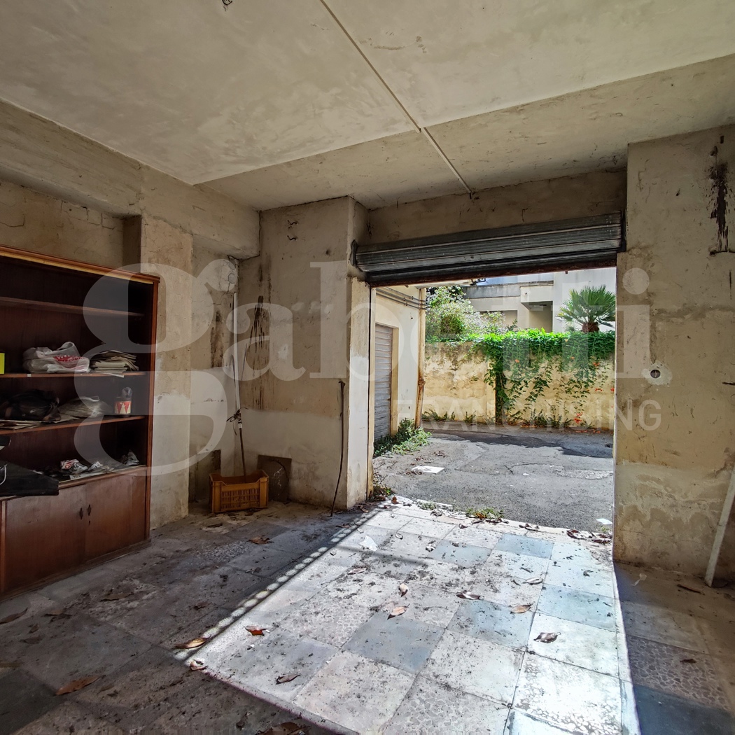 Box/Garage 25mq in vendita a Presicce-Acquarica