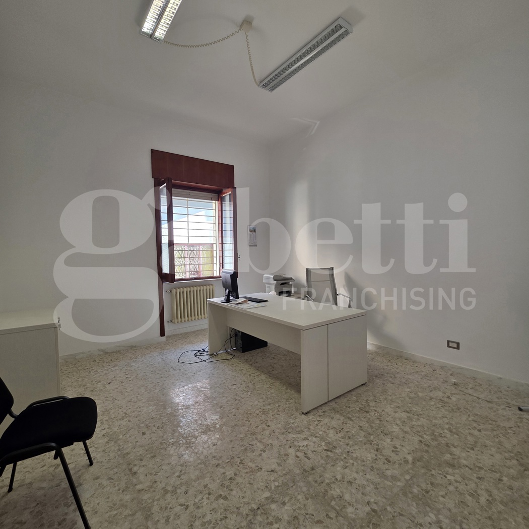 Ufficio in affitto a Casarano