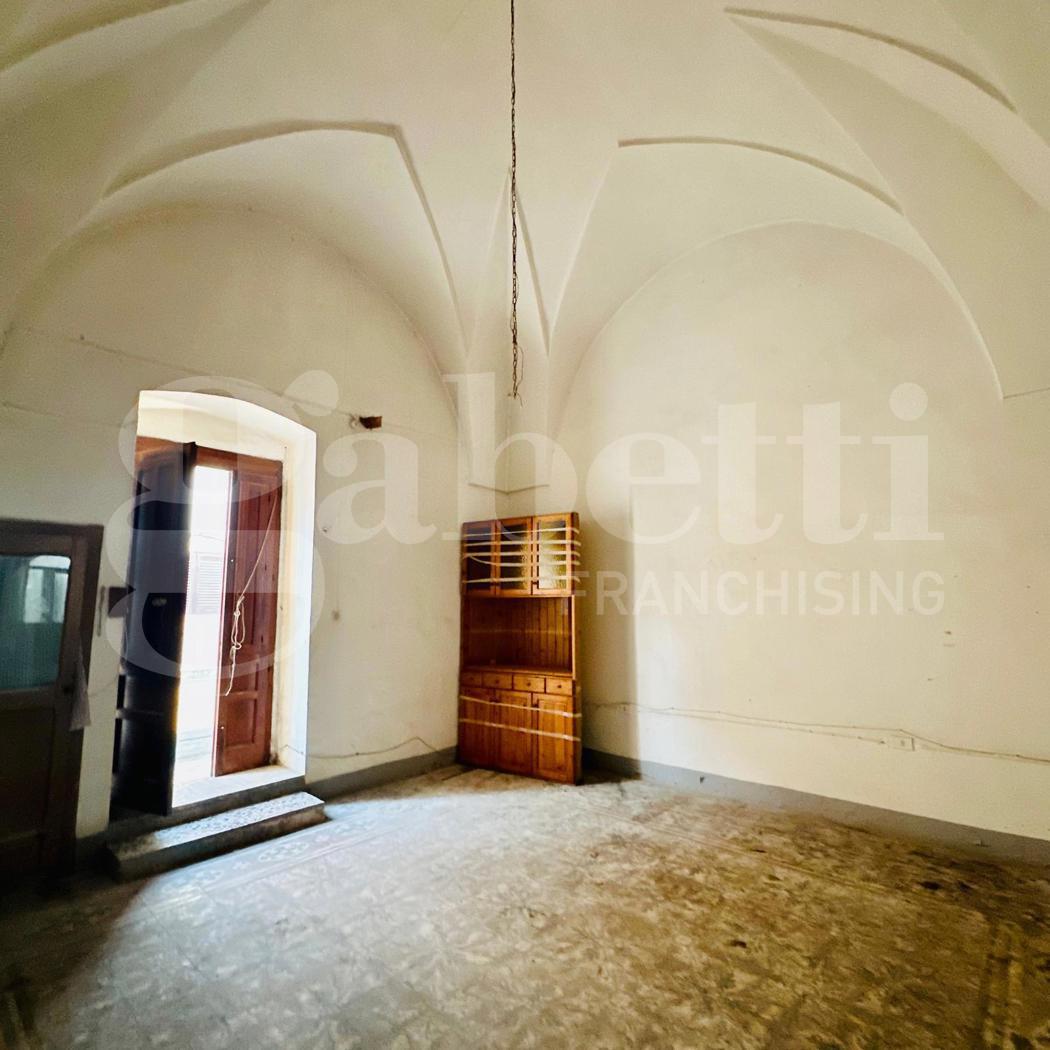 Casa indipendente da ristrutturare a Racale