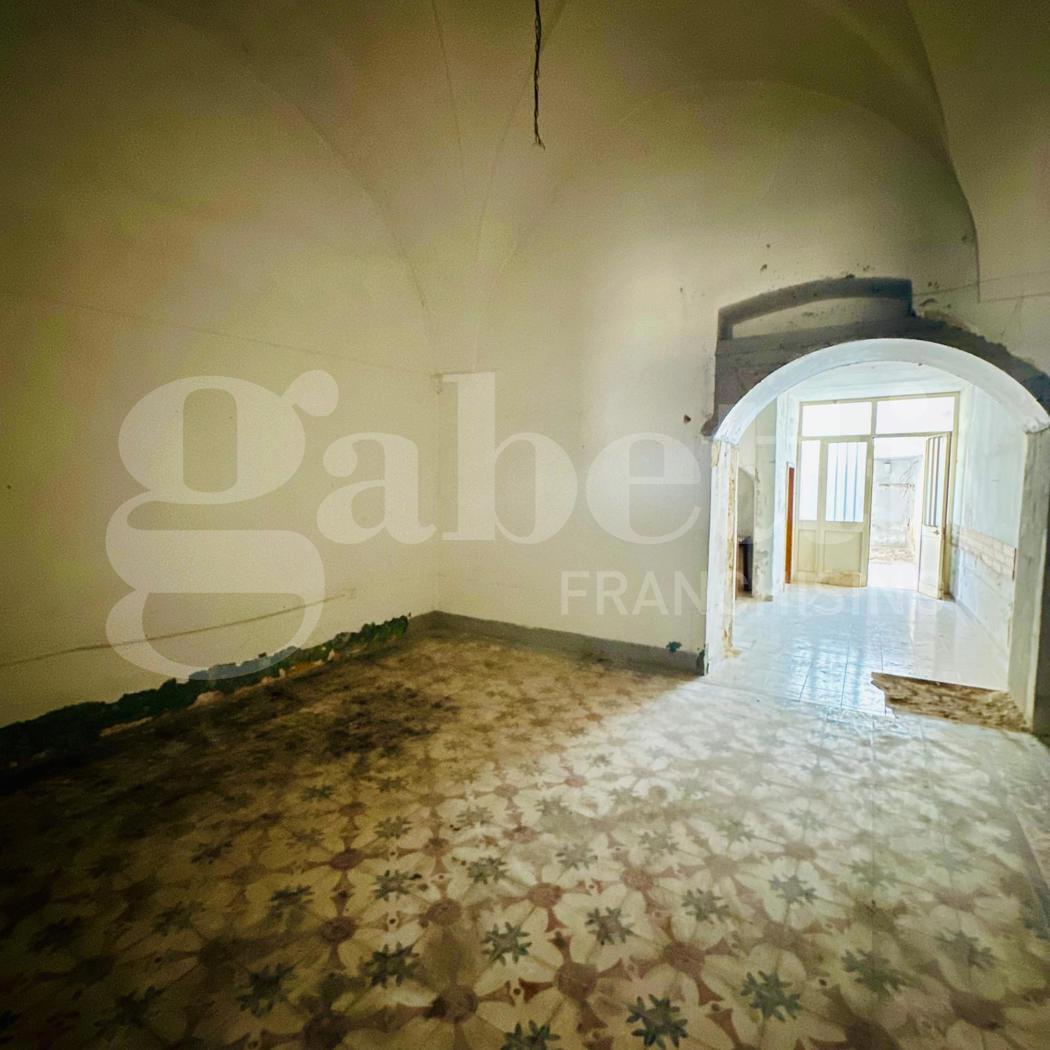 Casa indipendente da ristrutturare a Racale