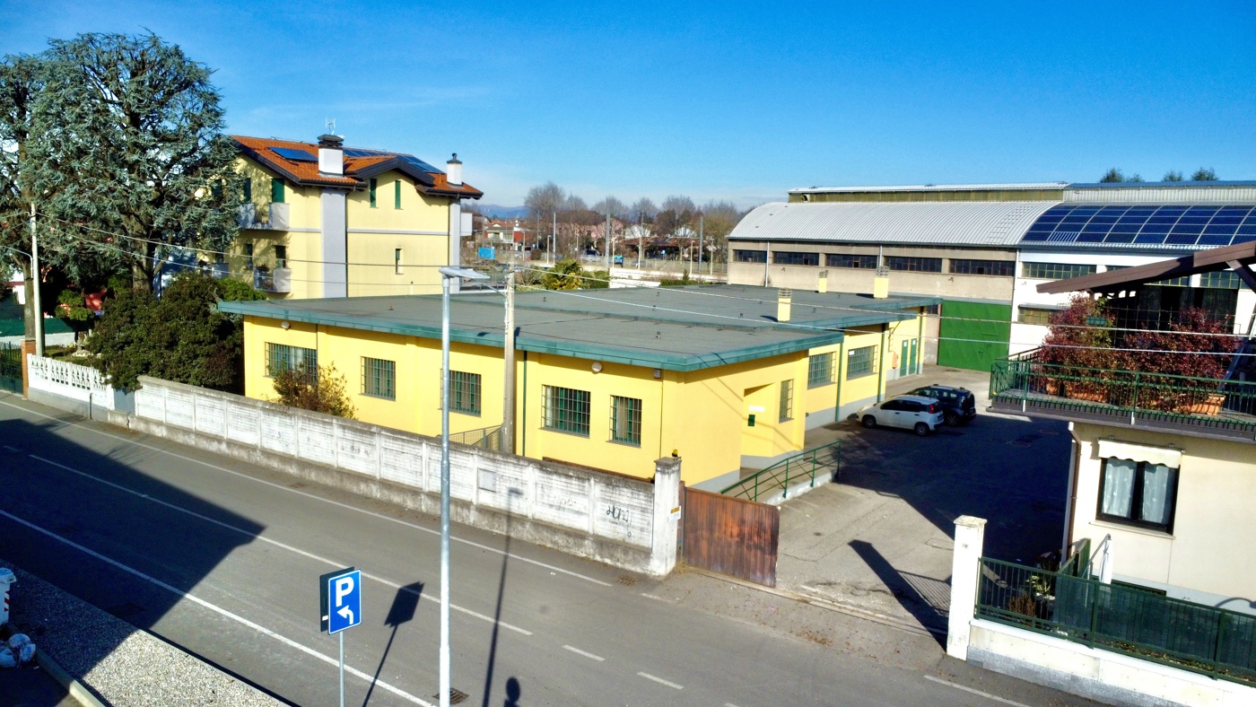 Laboratorio in vendita a Cislago