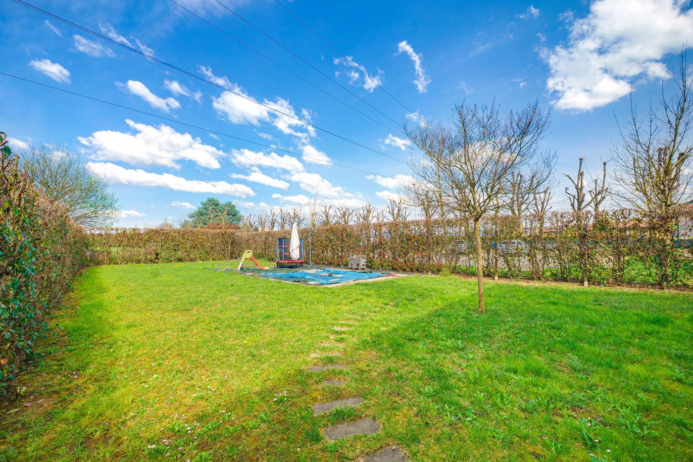 Villa con giardino a Cislago