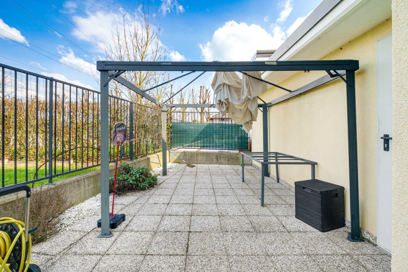 Villa con giardino a Cislago