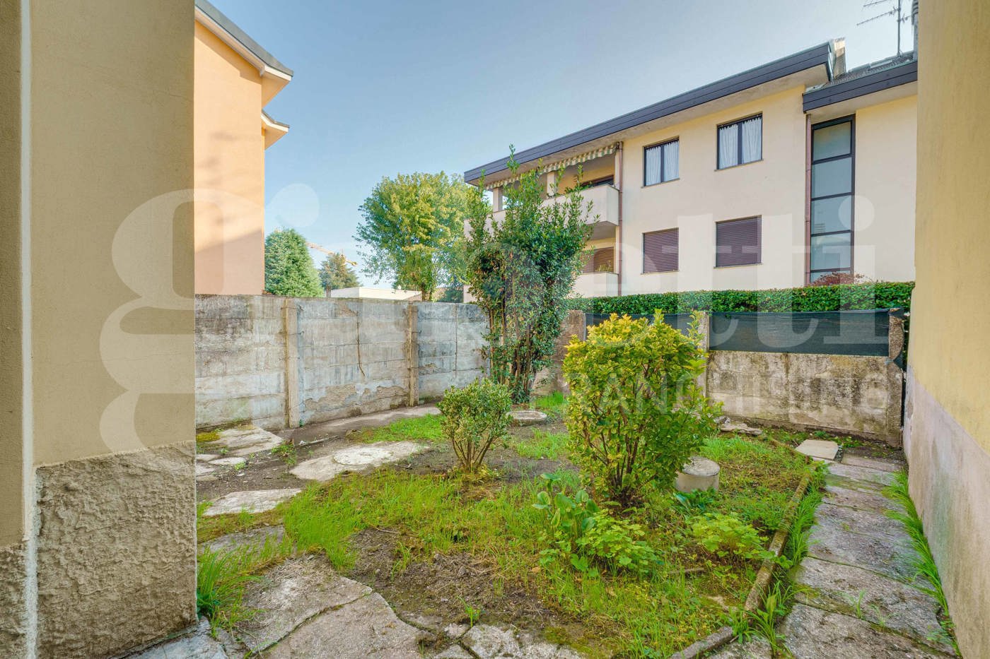 Casa indipendente con giardino a Saronno
