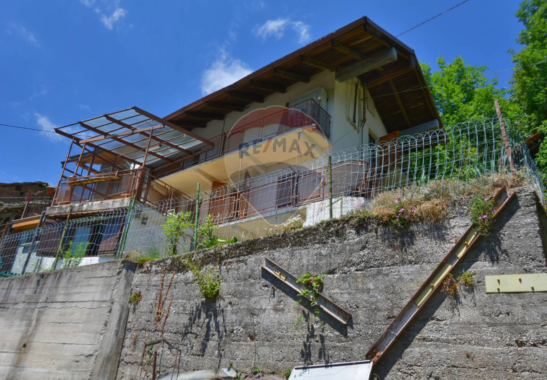 Casa indipendente con terrazzo a Giaveno