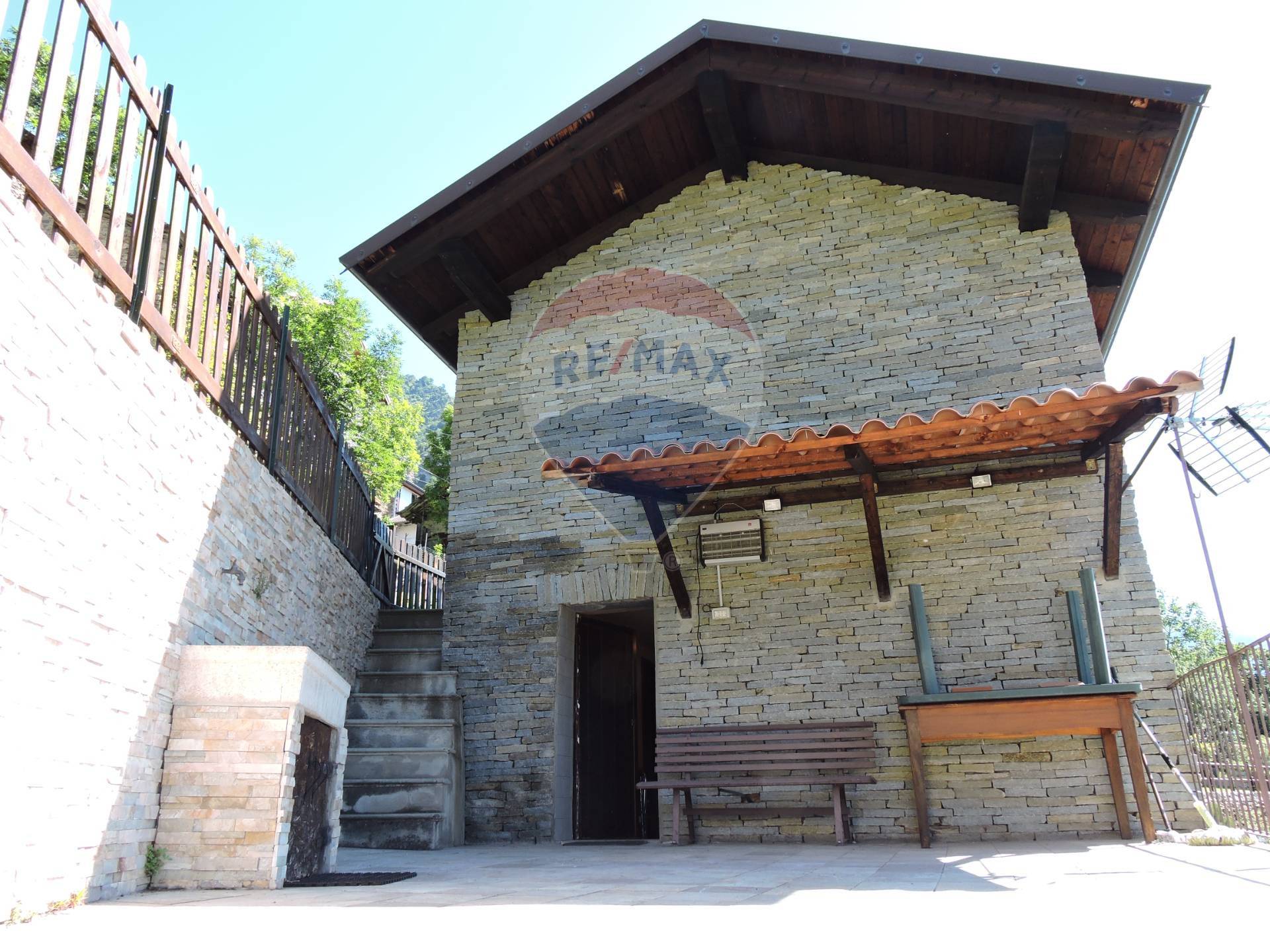 Casa indipendente con terrazzo a Bussoleno