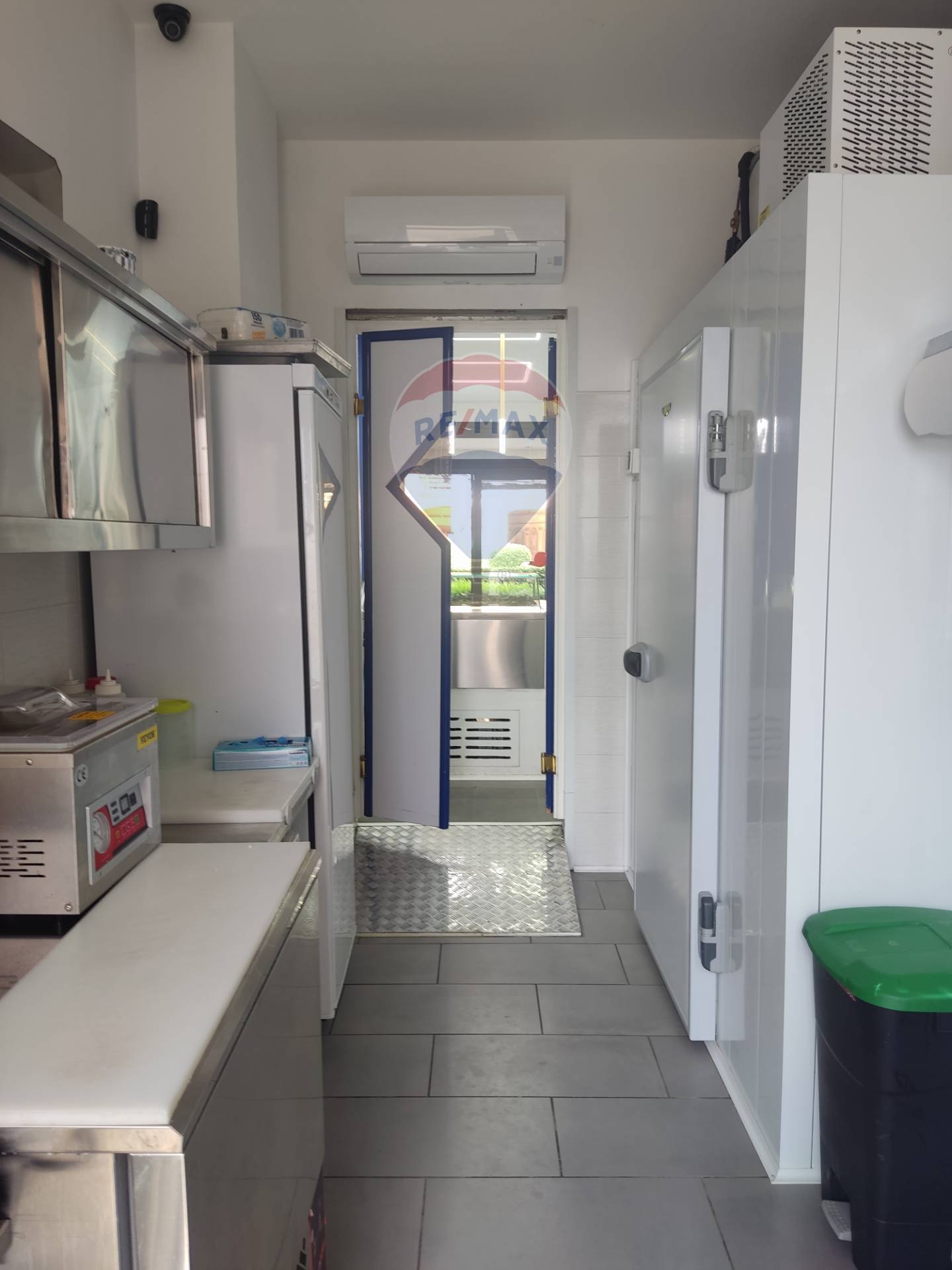 Negozio in affitto a Orbassano