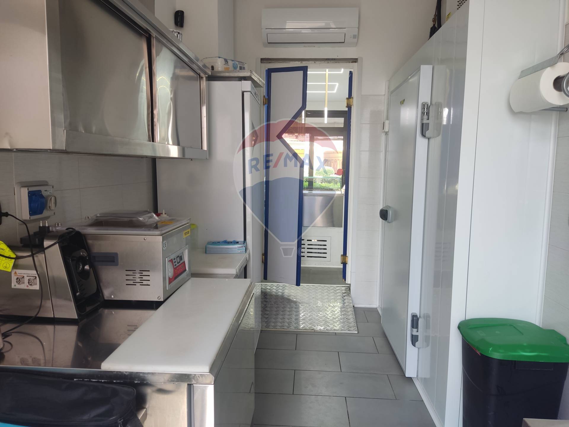 Negozio in affitto a Orbassano