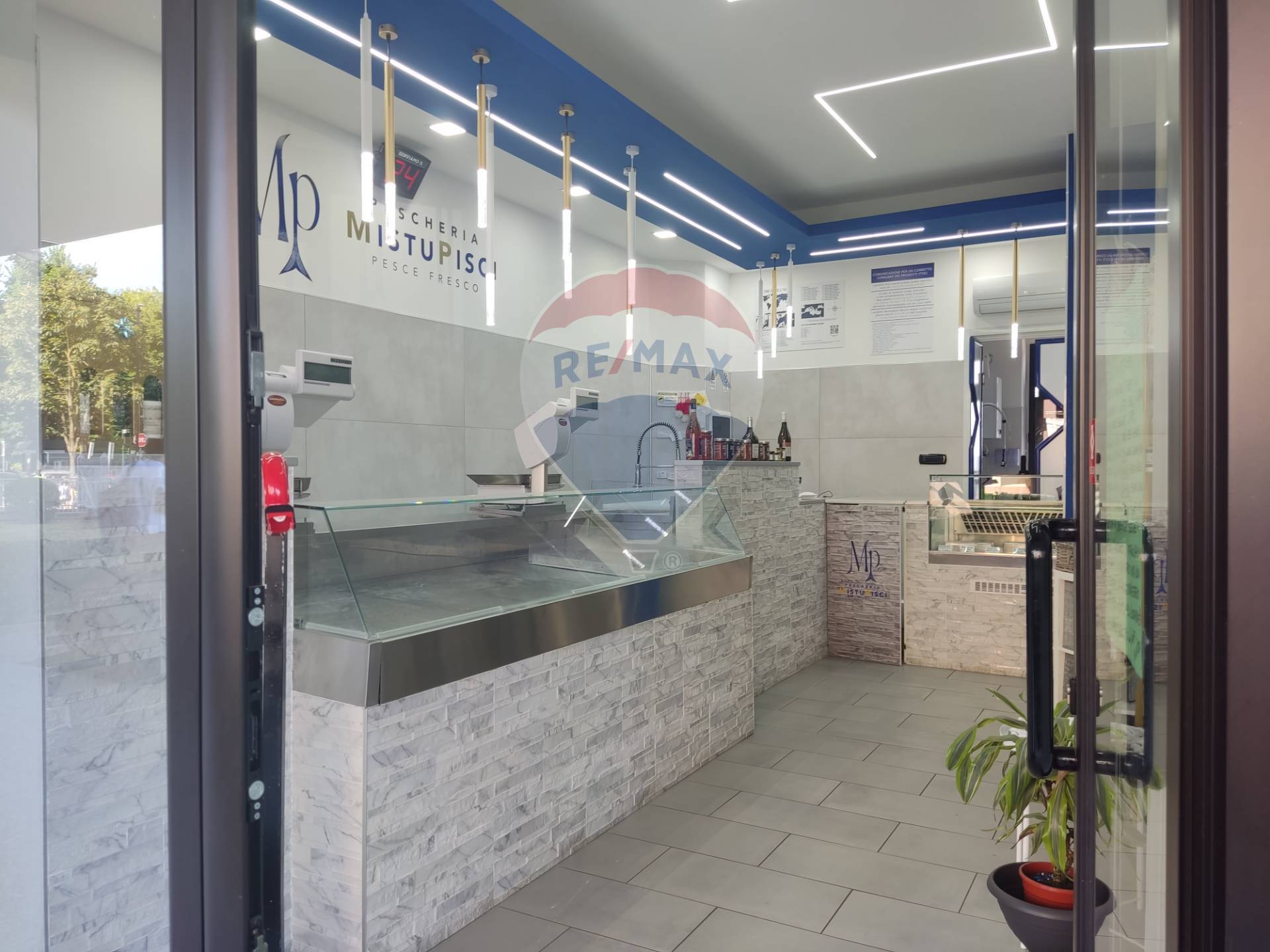 Negozio in affitto a Orbassano