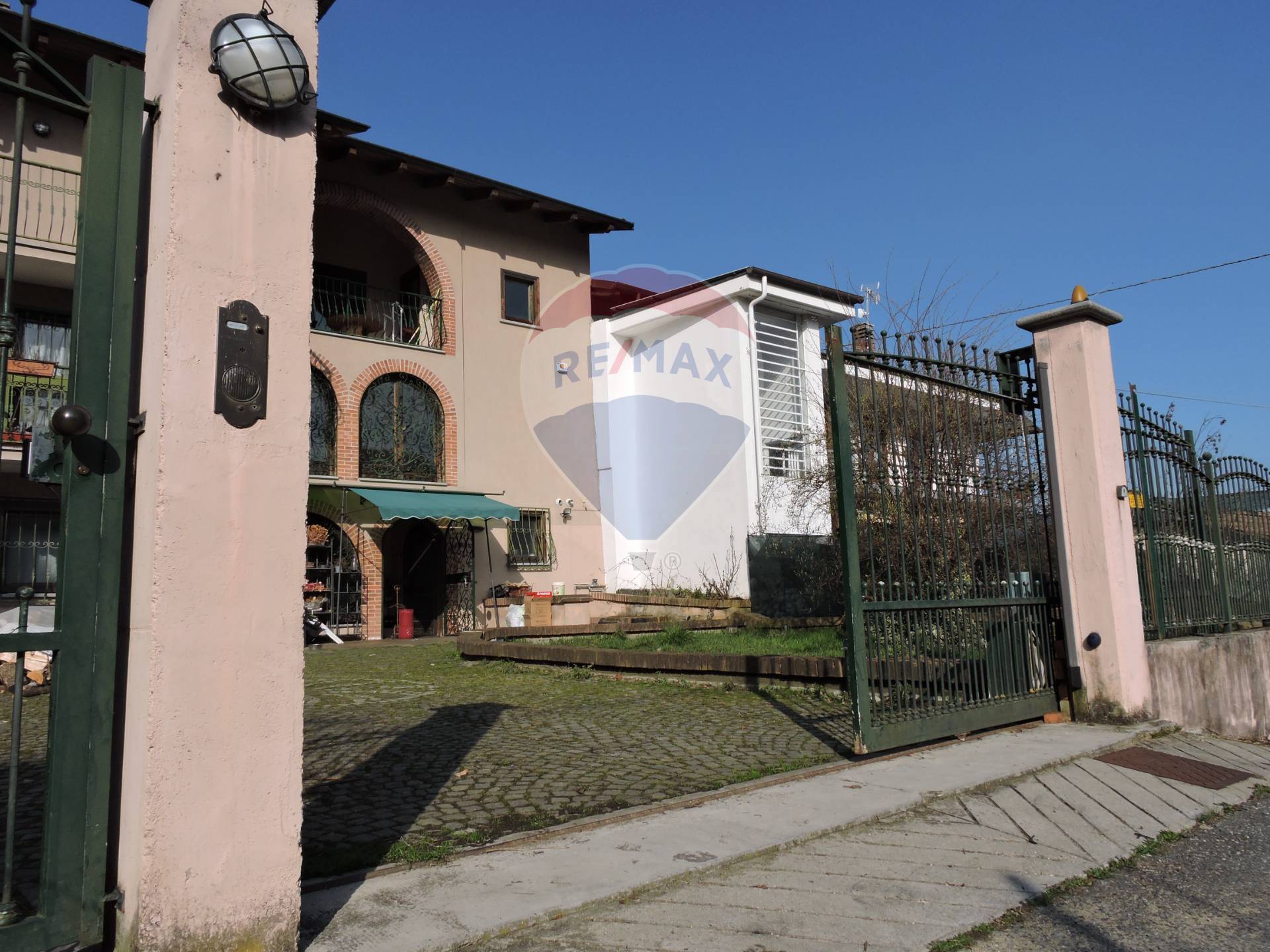 Casa Semindipendente in vendita a Giaveno, Pontepietra