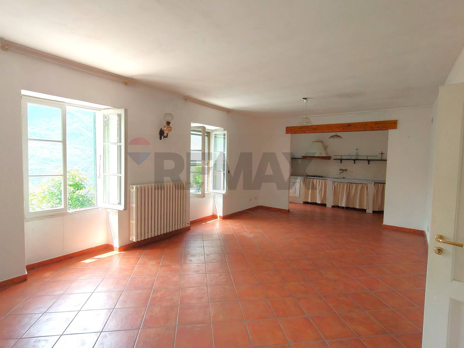 Casa Semindipendente in vendita a Pornassio