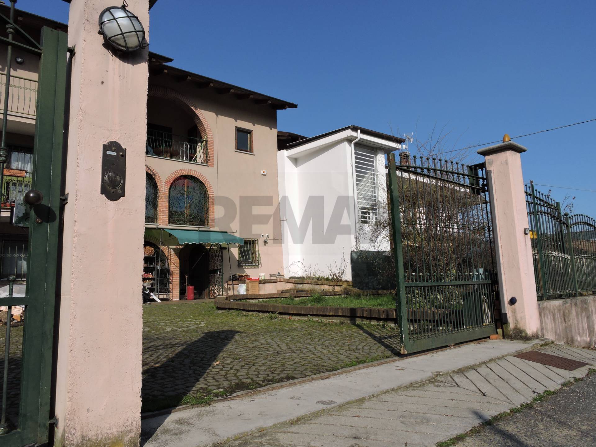 Casa Semindipendente in vendita a Giaveno, Pontepietra