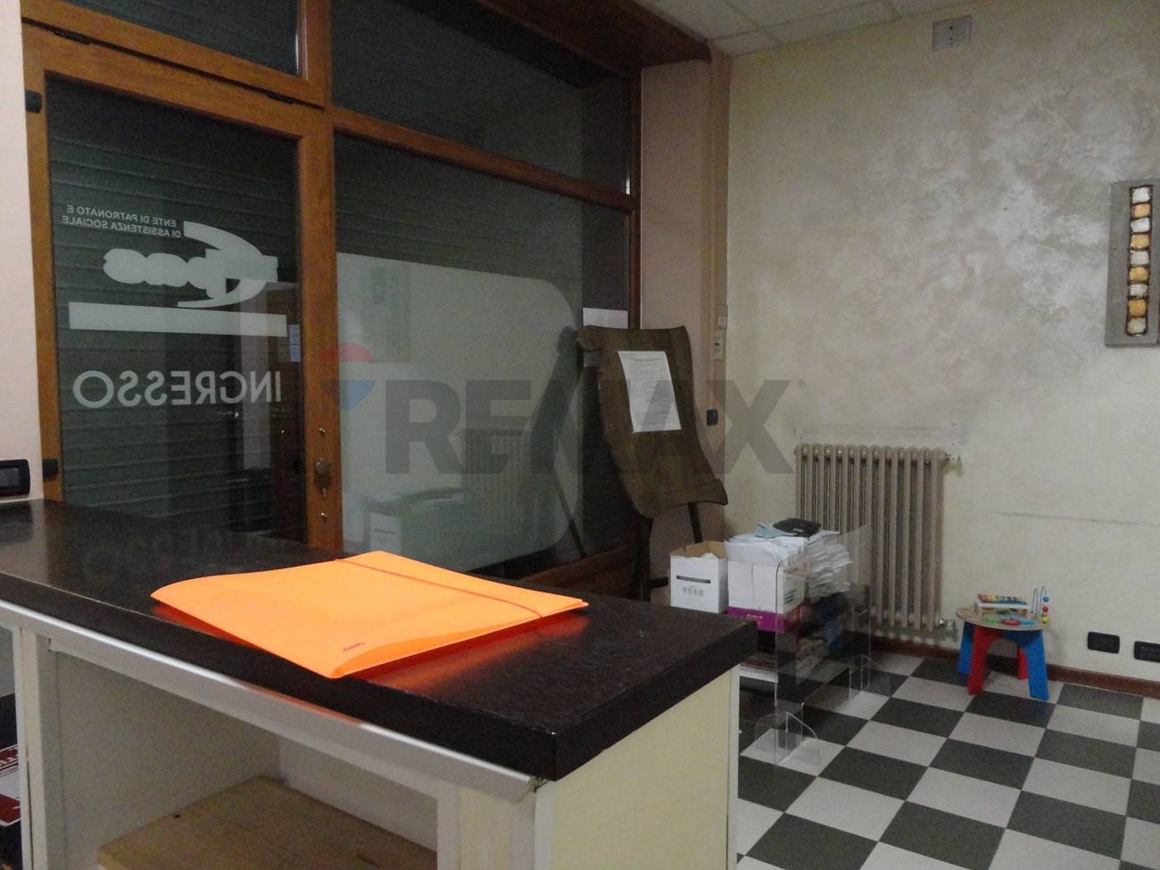 Locale Commerciale in affitto a Piossasco